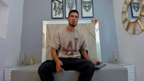 Snapshot of marc_ruffalo chatting on 12, 1, 2026 Marc Ruffalo online show from 12, 1, 2026