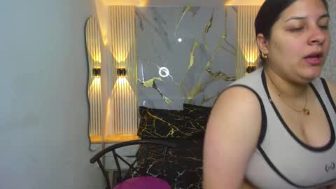 Snapshot of marcela_silva chatting on 5, 11, 2025 marcela_silva online show from 5, 11, 2025