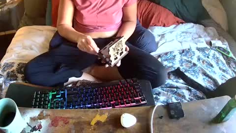 Snapshot of margolane chatting on 10, 9, 2025 Elle online show from 10, 9, 2025