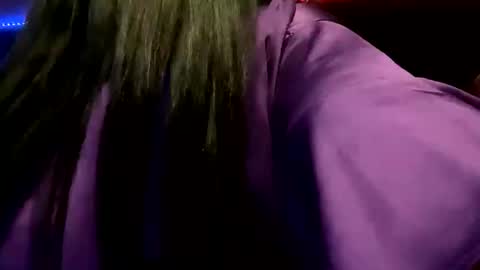 Snapshot of mari_bee chatting on 7, 3, 2026 Mari Bee online show from 7, 3, 2026