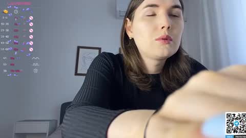 Snapshot of maria_bowie chatting on 13, 12, 2024 Maria online show from 13, 12, 2024