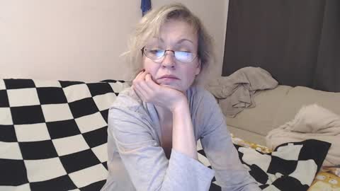 Snapshot of maria_lisica chatting on 4, 12, 2024 Mari online show from 4, 12, 2024