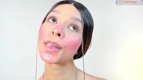 S O F I A  model independent online show from 28, 2, 2025