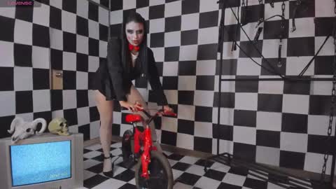 MARIA HERRERA  online show from 24, 10, 2025