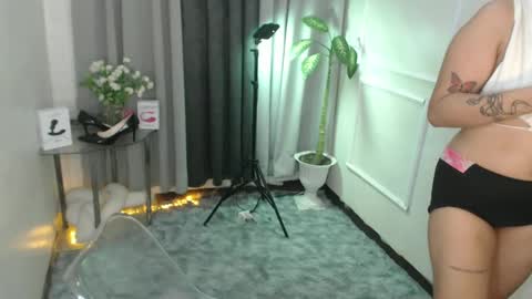 Snapshot of mariamercedesxxx chatting on 4, 3, 2025 maria online show from 4, 3, 2025