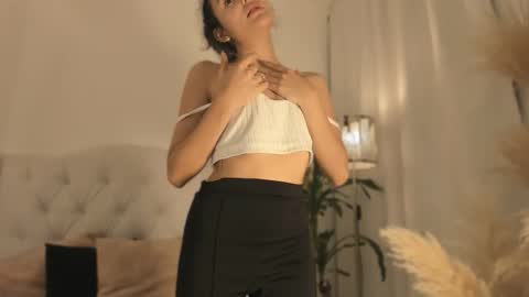 Snapshot of marian_skinny chatting on 15, 12, 2025 Marian online show from 15, 12, 2025