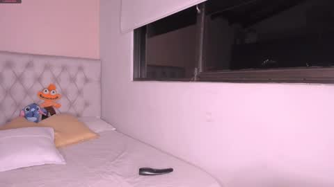 Snapshot of mariana__roe chatting on 17, 1, 2025 Mariana Roe online show from 17, 1, 2025