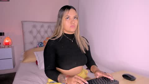 Snapshot of mariana__roe chatting on 20, 1, 2025 Mariana Roe online show from 20, 1, 2025