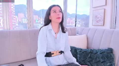 mariana__thompson online show from 22, 7, 2026