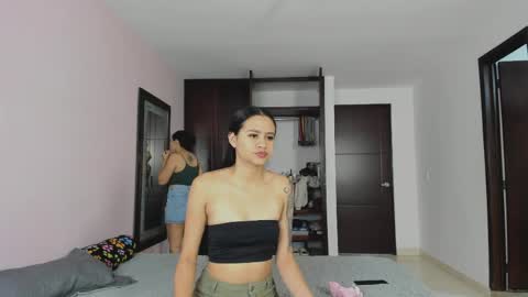Snapshot of marianaandvalen chatting on 12, 5, 2026 MARIANA Y VALENTINA online show from 12, 5, 2026