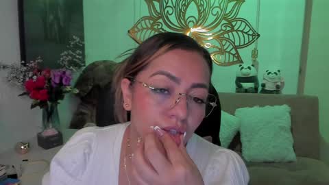 Mariana Lopez online show from 7, 2, 2025