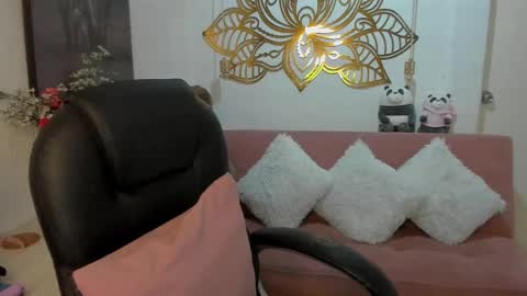 Mariana Lopez online show from 13, 2, 2025