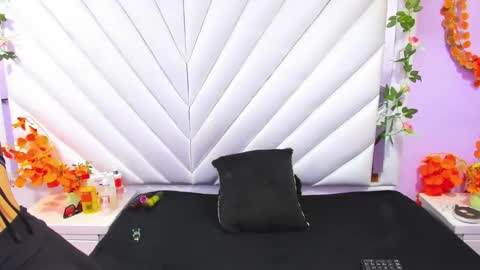 Snapshot of marianathompson_ chatting on 14, 12, 2025 MarianaThomsop online show from 14, 12, 2025