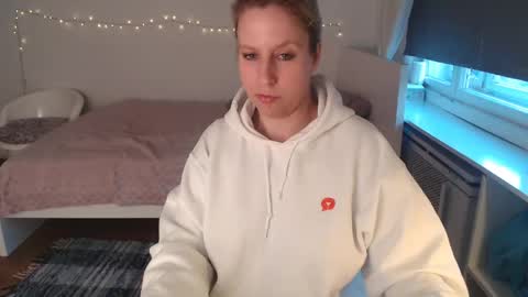 Snapshot of mariavalentinee chatting on 23, 3, 2026 Maria online show from 23, 3, 2026