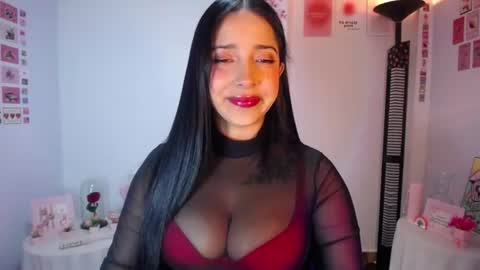 Snapshot of marie_daved chatting on 7, 7, 2026 Nicolle online show from 7, 7, 2026
