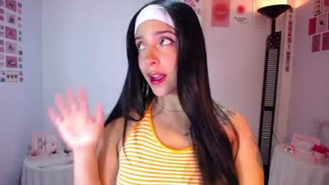 Snapshot of marie_daved chatting on 18, 7, 2026 Nicolle online show from 18, 7, 2026