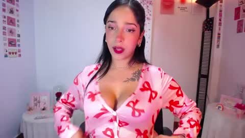 Snapshot of marie_daved chatting on 20, 7, 2026 Nicolle online show from 20, 7, 2026