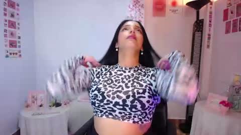 Snapshot of marie_daved chatting on 28, 7, 2026 Nicolle online show from 28, 7, 2026