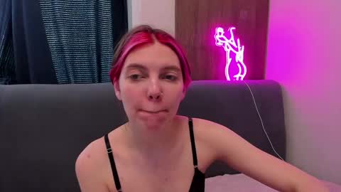 Snapshot of marie_reyess chatting on 19, 4, 2026 Marie 3 online show from 19, 4, 2026