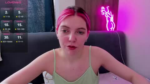 Snapshot of marie_reyess chatting on 23, 4, 2026 Marie 3 online show from 23, 4, 2026