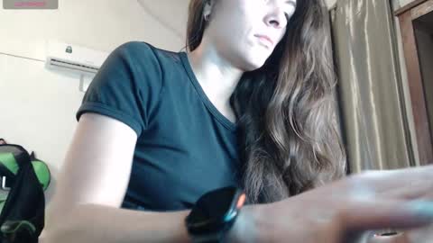 Snapshot of mariel_sins21 chatting on 5, 11, 2025 Mariie online show from 5, 11, 2025