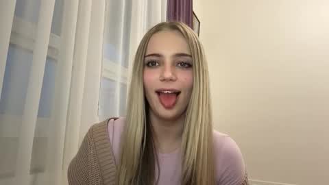 Snapshot of marielademopoulos chatting on 1, 3, 2026 Sofia online show from 1, 3, 2026