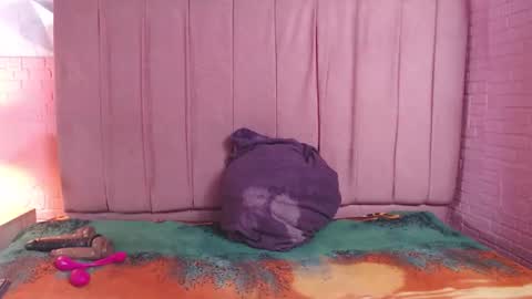 marielahorny303av online show from 2, 2, 2026