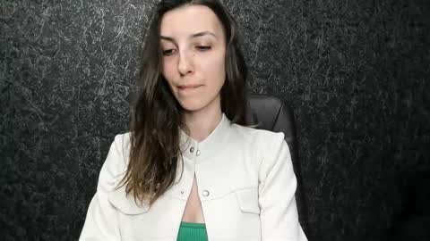 Snapshot of marielleanker chatting on 7, 10, 2025 marielleanker online show from 7, 10, 2025