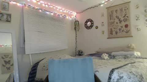 Snapshot of marigoldrue chatting on 21, 1, 2025 marigoldrue online show from 21, 1, 2025