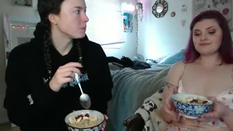 Snapshot of marigoldrue chatting on 25, 2, 2025 marigoldrue online show from 25, 2, 2025