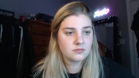 Snapshot of marigoldrue chatting on 14, 9, 2025 marigoldrue online show from 14, 9, 2025