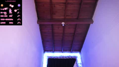 Mariana Hasper online show from 7, 1, 2025