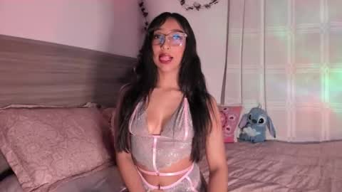 Snapshot of marijaneh chatting on 1, 12, 2025 Luna Dulk online show from 1, 12, 2025