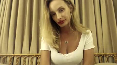 Snapshot of marilyndevilish chatting on 12, 11, 2025 MarilynDevilish online show from 12, 11, 2025