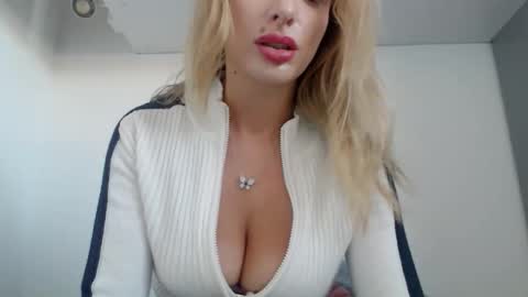 Snapshot of marilyndevilish chatting on 22, 11, 2025 MarilynDevilish online show from 22, 11, 2025