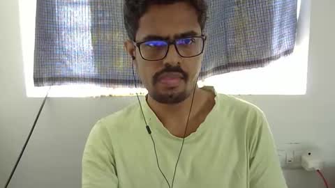 Snapshot of marinavine chatting on 21, 12, 2025 The SHY UncutBoy online show from 21, 12, 2025