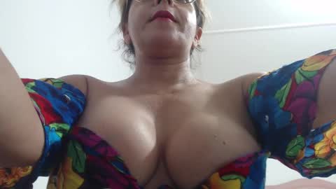 Snapshot of mariska_69 chatting on 1, 2, 2025 mariska_69 online show from 1, 2, 2025