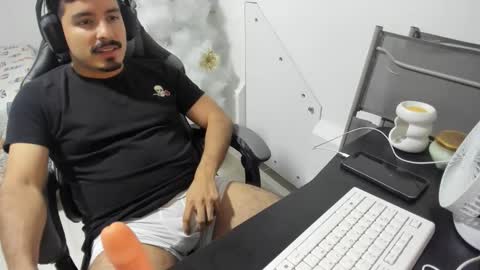 Snapshot of mark_82546 chatting on 18, 12, 2025 mark_82546 online show from 18, 12, 2025