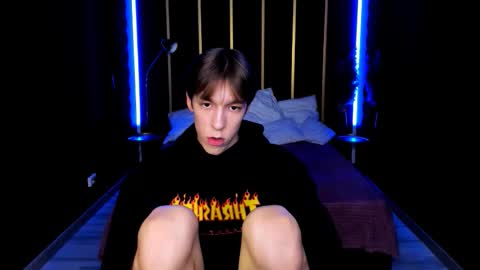 Mark online show from 7, 10, 2025