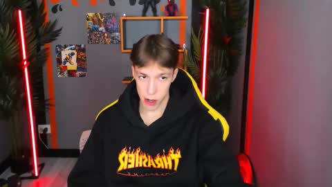 Mark online show from 12, 10, 2025