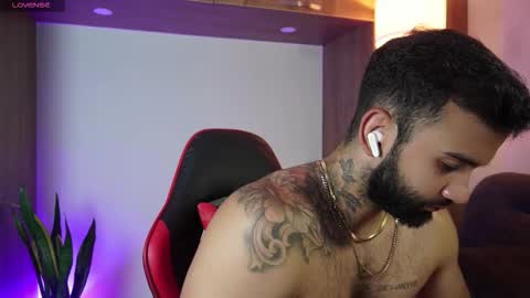 Snapshot of mark_hazze chatting on 21, 11, 2025 Mark online show from 21, 11, 2025