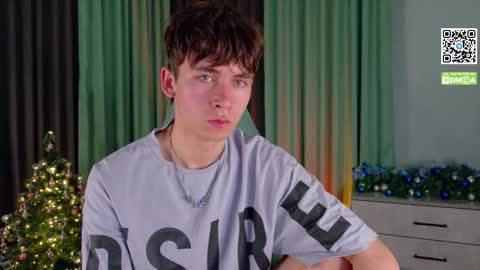 Snapshot of mark_safr chatting on 14, 12, 2025 Mark online show from 14, 12, 2025