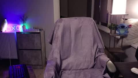 Mark online show from 11, 2, 2025