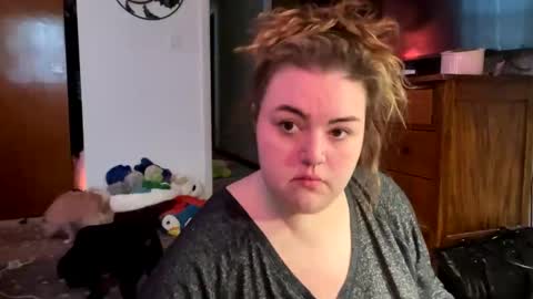 maroon_moon online show from 16, 2, 2025