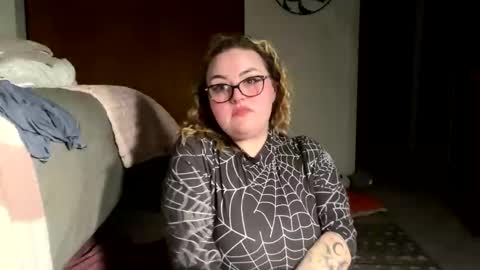 maroon_moon online show from 18, 2, 2025