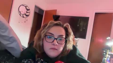 maroon_moon online show from 23, 11, 2025