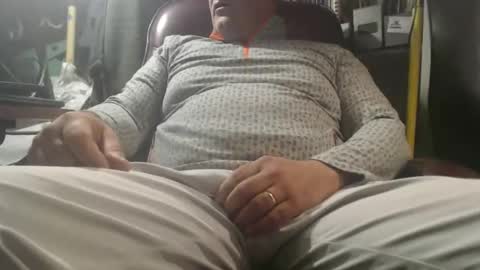 Snapshot of marrieddad19751975 chatting on 19, 5, 2026 only fans marrieddad19751975 online show from 19, 5, 2026