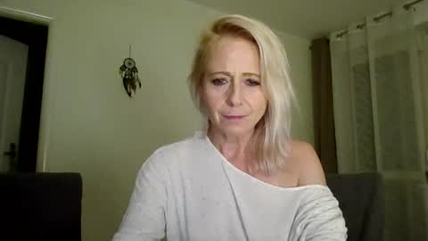 MaryGoRound online show from 27, 10, 2025