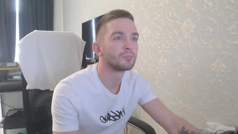 Snapshot of marselle_looker chatting on 16, 2, 2025 Marselle online show from 16, 2, 2025