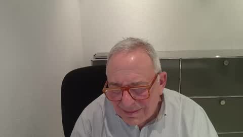 Snapshot of martin_1947 chatting on 14, 12, 2025 martin_1947 online show from 14, 12, 2025